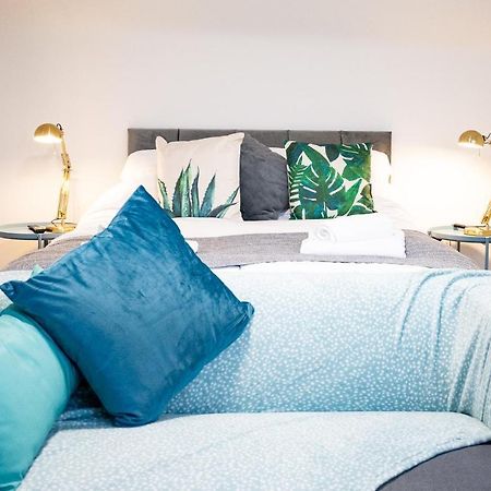 Elmo River Studios - 6 En-Suites In Wallasey - Easy Parking - Short And Long Stays Welcome Exteriör bild