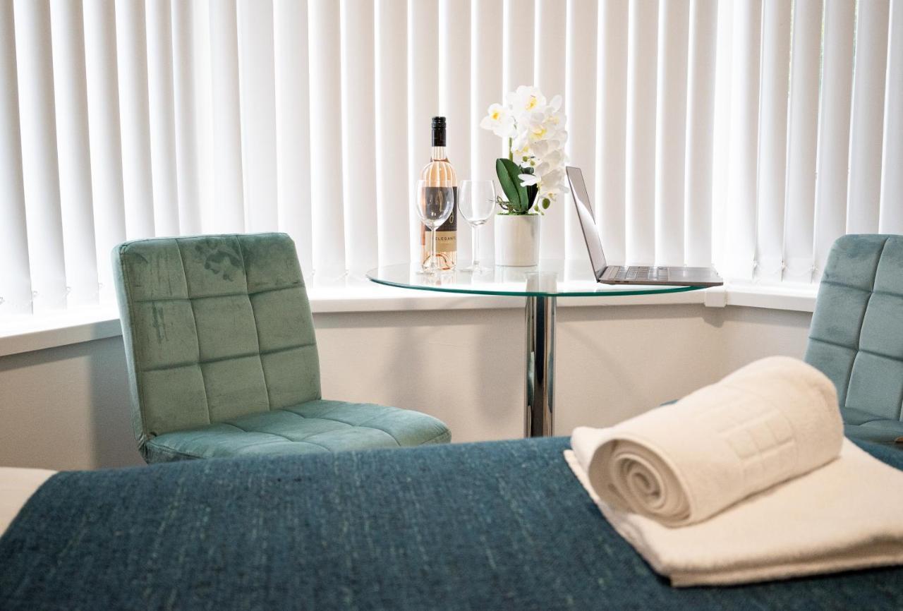 Elmo River Studios - 6 En-Suites In Wallasey - Easy Parking - Short And Long Stays Welcome Exteriör bild