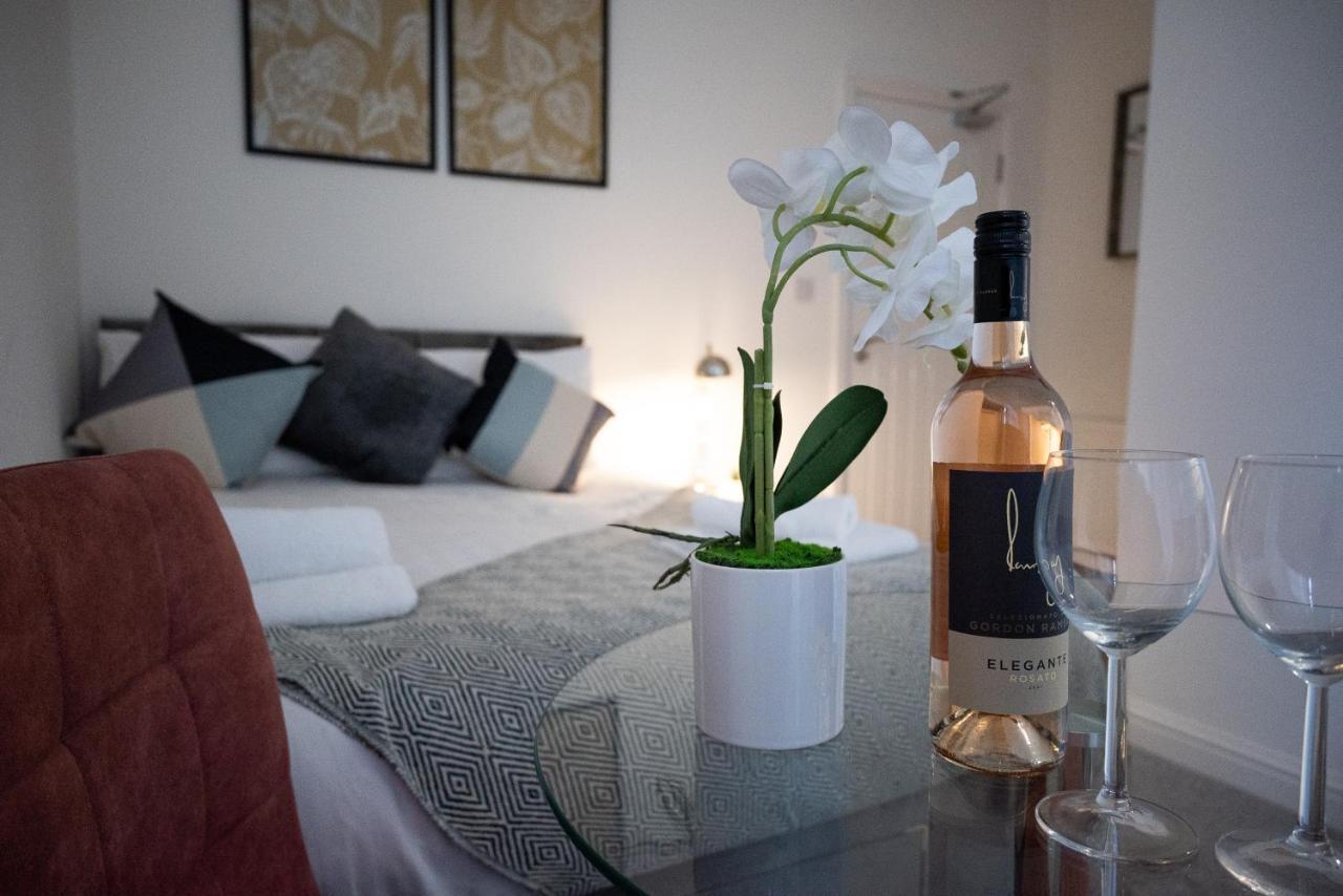 Elmo River Studios - 6 En-Suites In Wallasey - Easy Parking - Short And Long Stays Welcome Exteriör bild