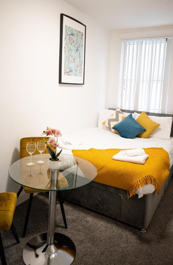 Elmo River Studios - 6 En-Suites In Wallasey - Easy Parking - Short And Long Stays Welcome Exteriör bild