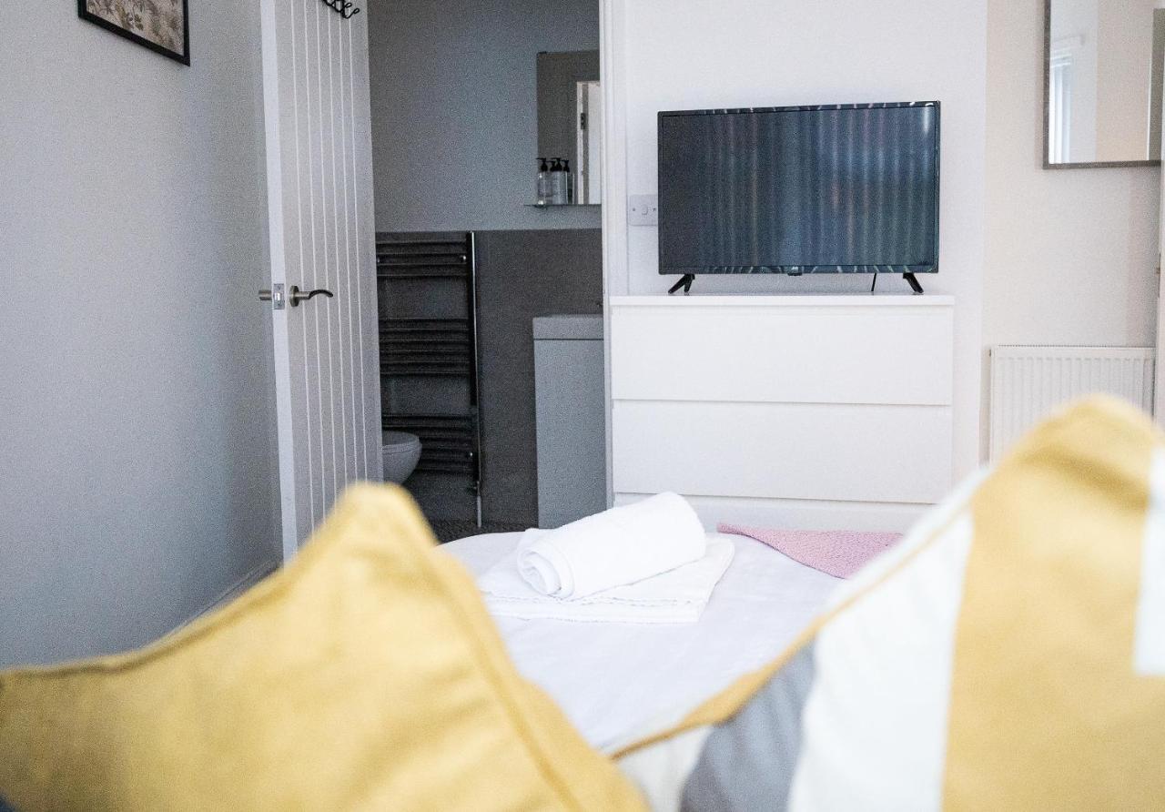 Elmo River Studios - 6 En-Suites In Wallasey - Easy Parking - Short And Long Stays Welcome Exteriör bild