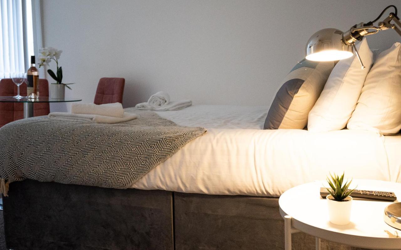 Elmo River Studios - 6 En-Suites In Wallasey - Easy Parking - Short And Long Stays Welcome Exteriör bild