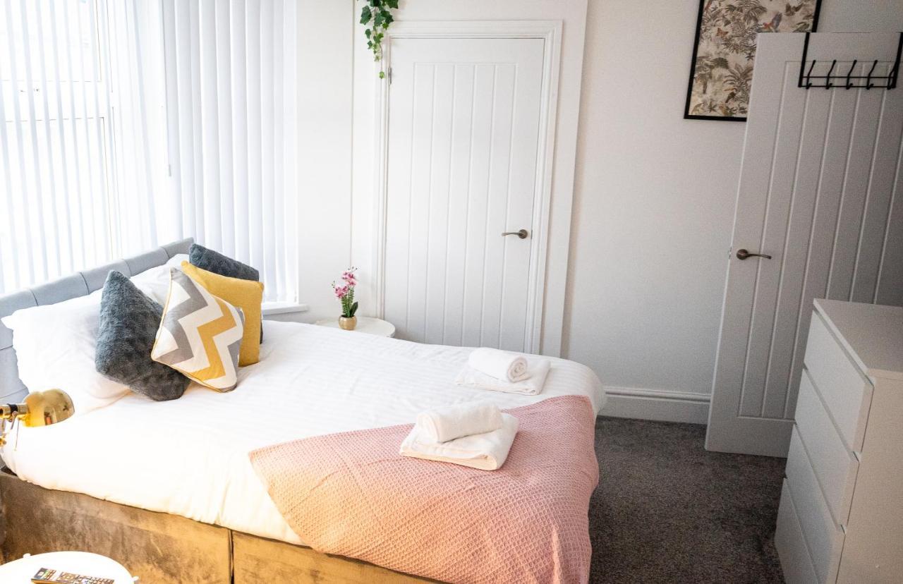 Elmo River Studios - 6 En-Suites In Wallasey - Easy Parking - Short And Long Stays Welcome Exteriör bild